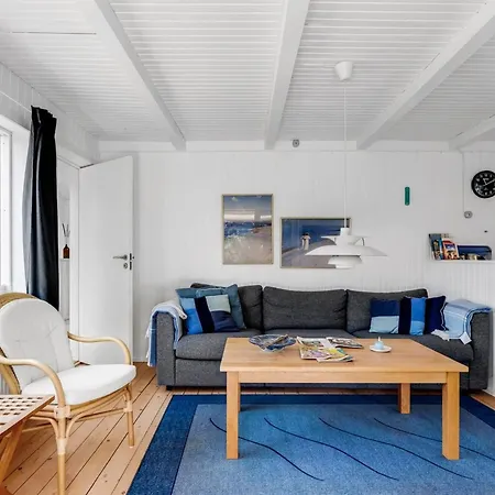 Tinka - 100m From The Sea By Interhome