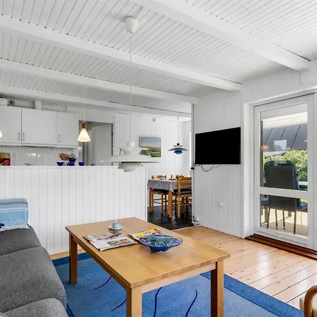 Tinka - 100m From The Sea By Interhome Semesterbostad *