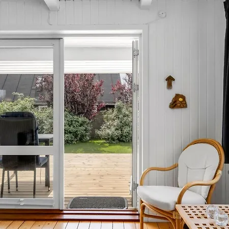 Tinka - 100m From The Sea By Interhome *